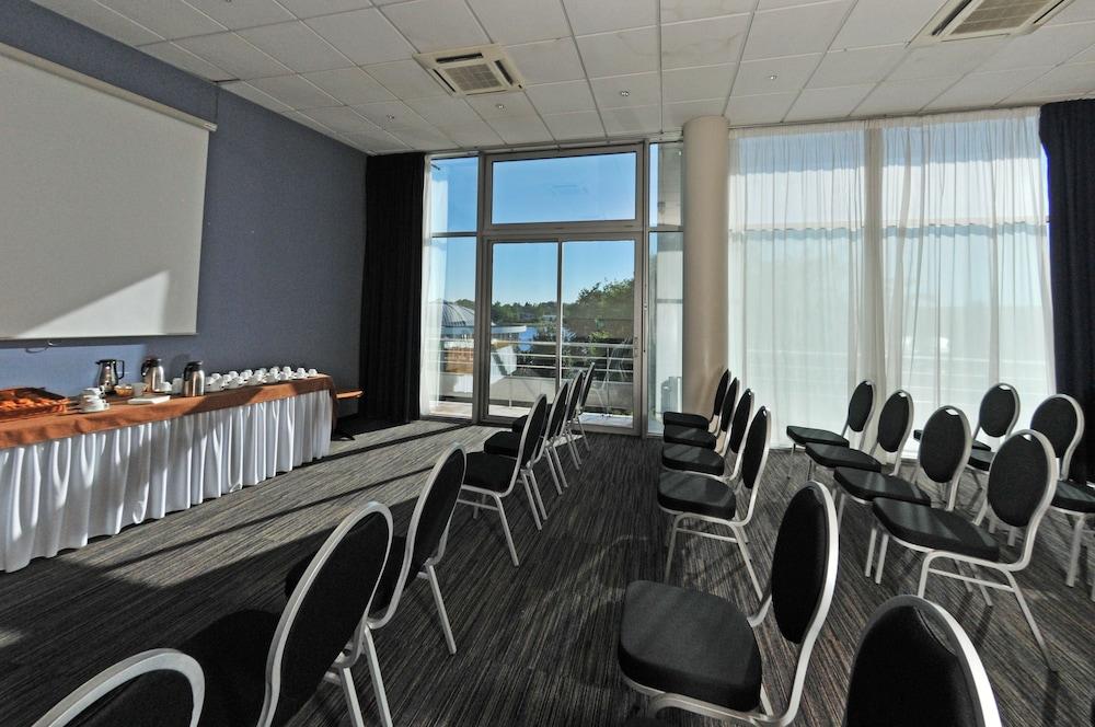 Best Western Hotel Sourceo Saint-Paul-les-Dax Exterior photo